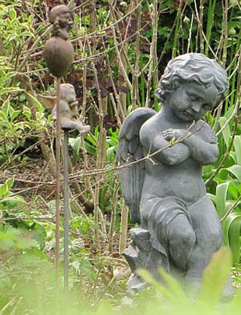 Engel als Dekoration in Haus und Garten Angels Garden