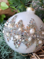Preview: Weihnachtskugel Opulent, weiß-silber