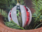 Preview: CChristbaumkugel Zetty, Streifen breit, weiß-rot-grün