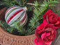 Preview: Christbaumkugel Zetty, Streifen schmal, weiß-rot-grün