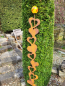 Preview: Edelrost Gartenstecker Herzband, mit Glaskugel