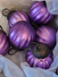 Preview: Christbaumkugel Mini mit Rillen, lila