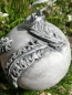 Preview: Shabby Dekokugel mit Federn, grau