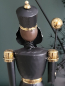 Preview: Weihnachtlicher Wachmann mit Kugelstab, schwarz-gold