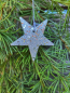 Preview: Weihnachtshänger Grün, mit Kugel und Glitzerstern