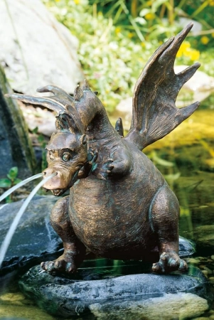 Bronzeskulptur Drache Drusilla groß, wasserspeiend