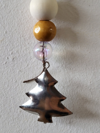 Weihnachtshänger Holz-Silber, mit silbernem Baum