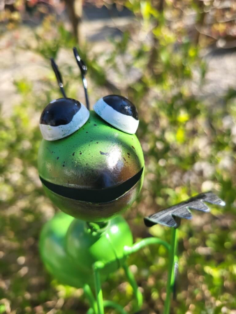 Preview: Gartenstecker Ameise mit Rechen, grün