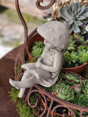 Kantenhocker Blütenelfe Fliegenpilz aus Resin, klein