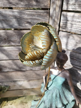 Preview: Polyresin Blumenfee Siriana mit Goldblüte