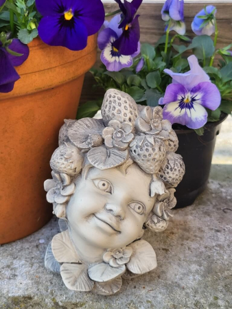 Blumenkind Erdbeere aus Resin