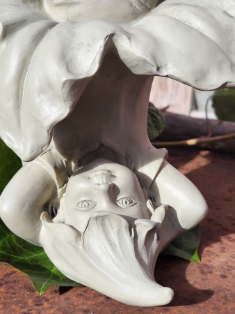 Blütenkind Kopfstand Enzian aus Resin