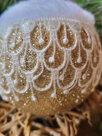 Preview: Boho Christbaumkugel Patni, mit Spitze weiß, Federn
