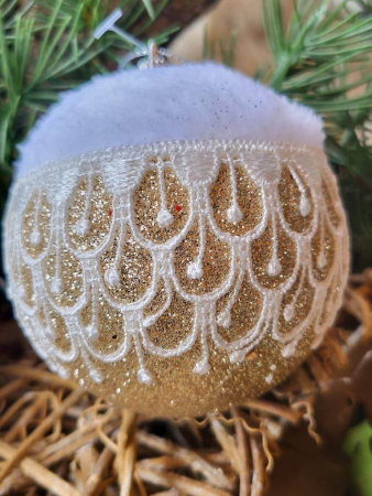 Boho Christbaumkugel Patni, mit Spitze weiß, Federn
