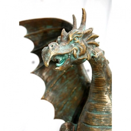 Bronzeskulptur Drache Terradorklein, wasserspeiend