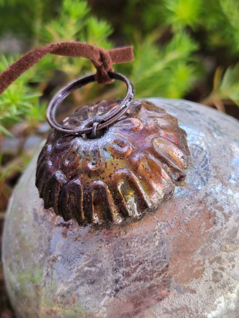 Preview: Christbaumkugel Athrios rund, braun-altgold, glänzend