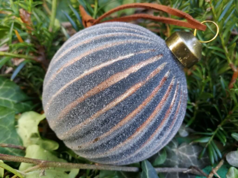 Preview: Christbaumkugel Babiole, Streifen eng, Rostoptik geeist