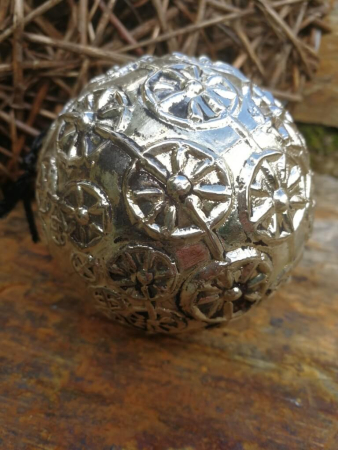 Preview: Christbaumkugel Corvinia, mit Blümchen