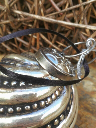 Preview: Christbaumkugel Corvinia, Streifen mit kleinen Punkten