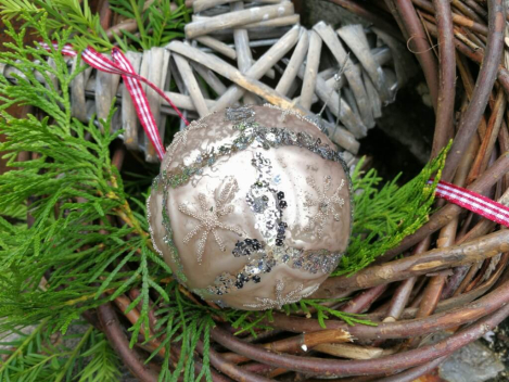 Preview: Christbaumkugel Cosmata Glitter, hellbraun