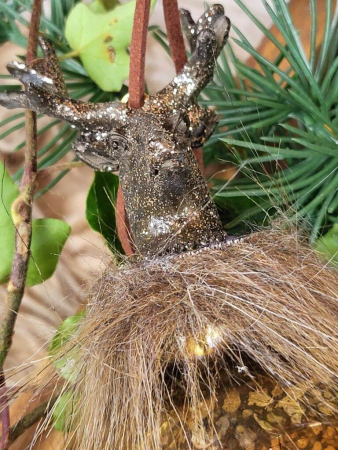 Preview: Weihnachtskugel Hirsch mit Fell, gold