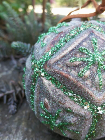 Preview: Christbaumkugel Maila, braun-grün, Stern Grünglitter