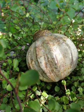 Christbaumkugel Melone, antik weiß