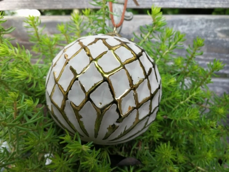 Christbaumkugel Mailo Sei Raute oben Streifen, creme-gold