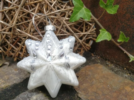 Christbaumkugel Stern Glitta, silber mit Straßdeko oben