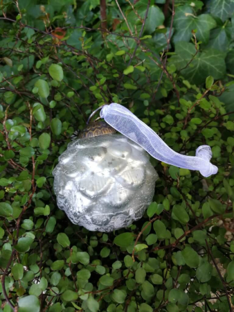 Preview: Christbaumkugel Zapfenmuster, matt-weiß