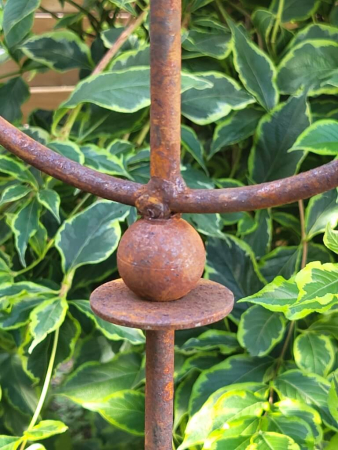 Preview: Edelrost Gartenstecker Turbine, mit gelber Glaskugel
