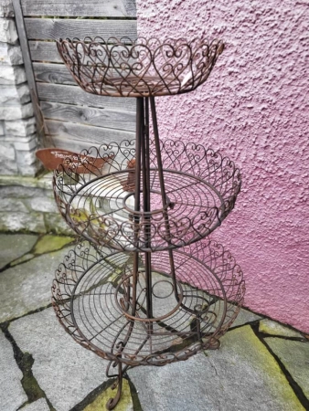 Etagere mit 3 Körben, dunkelbraun lackiert