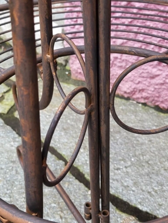 Etagere mit 3 Körben, dunkelbraun lackiert
