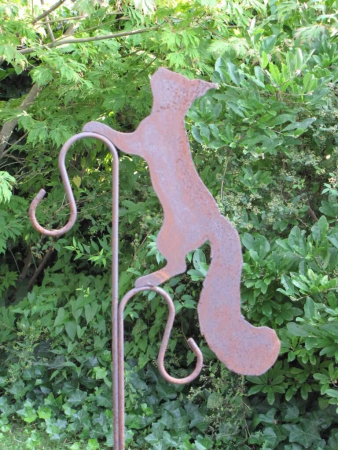 Edelrost Gartenstecker Ampelhalter Eichhörnchen mit zwei Haken
