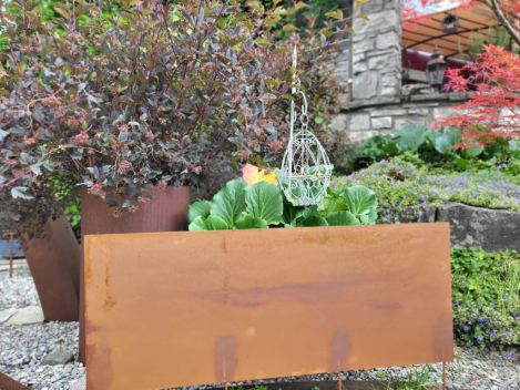 Preview: Beeteinfassungen oder Rasenkanten, vorgerostet, 100x40 cm