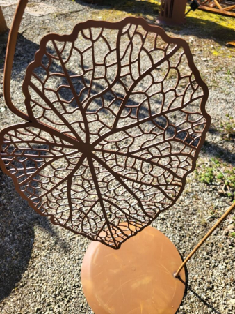 Preview: Edelrost Skulptur Blätterhauch auf Platte