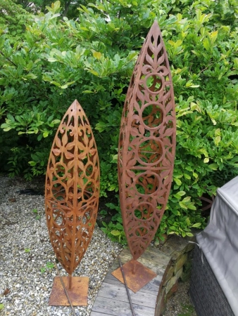 Edelrost Skulptur Blätterzapfen, 120 cm