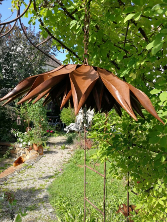 Edelrost Blume (Lampe) Rosi, Kaktusdahlie