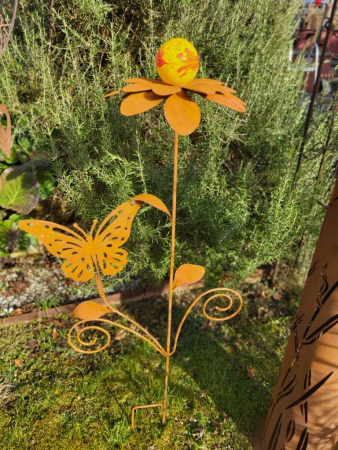 Edelrost Glasblume Katinka mit Schmetterling