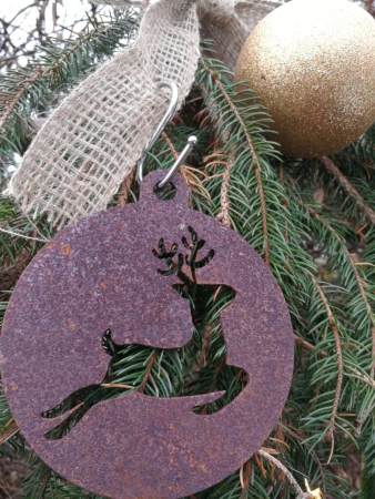 Edelrost Christbaumkugel Hirsch, geschlossen