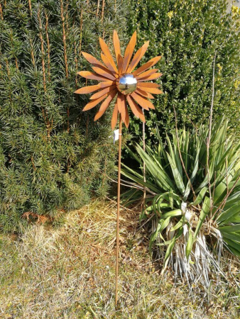 Edelrost Blume Alisa mit Edelstahlkugel