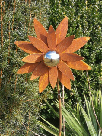 Edelrost Blume Valisa mit Edelstahlkugel