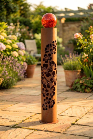 Edelrost Solarsäule Blossom mit Glaskugel