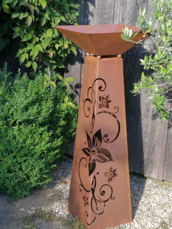 Edelrost Dekosäule Trapez Blüte