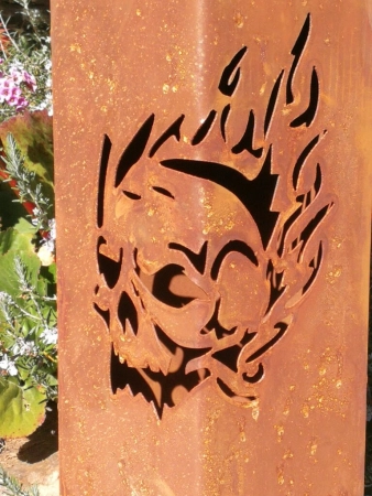 Edelrost Dekosäule Skull