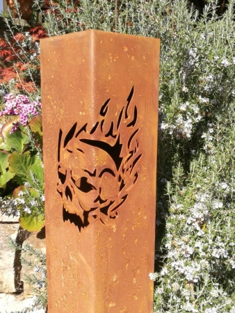 Edelrost Dekosäule Skull
