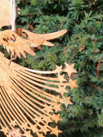 Engel Patricia mit Vogel zum Hängen, Edelrostoptik