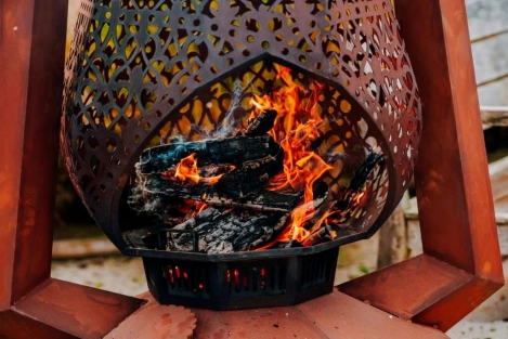 Edelrost Feuerstelle Laterne