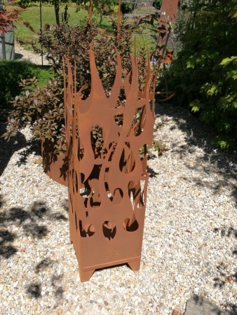 Geflammte Edelrost Feuersäule