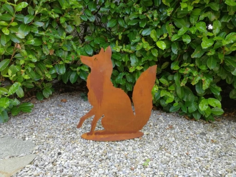 Edelrost Fuchs Hector, sitzend